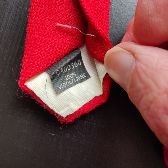 Red ♥️ 🍒 | vintage wool tie | Tip Top's Club International - Picture 9 of 10